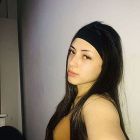 <em>Mia Martinez</em>